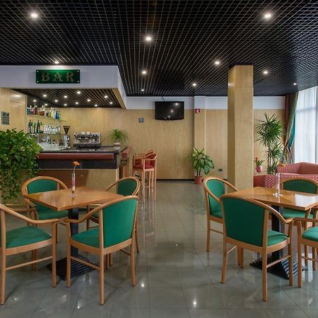 Meditur Hotel Pomezia Luaran gambar
