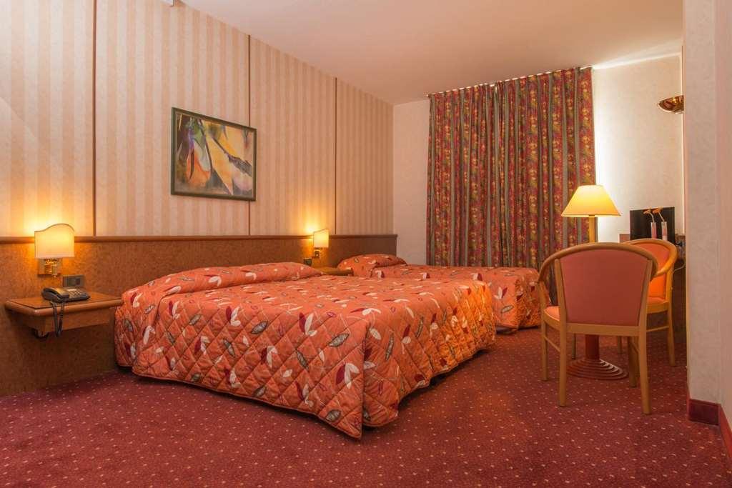 Meditur Hotel Pomezia Bilik gambar