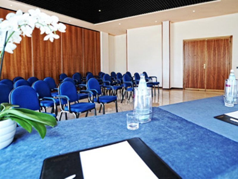 Meditur Hotel Pomezia Luaran gambar
